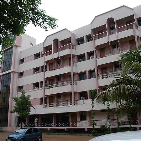 Hotel Athityaa Кумбаконам Экстерьер фото
