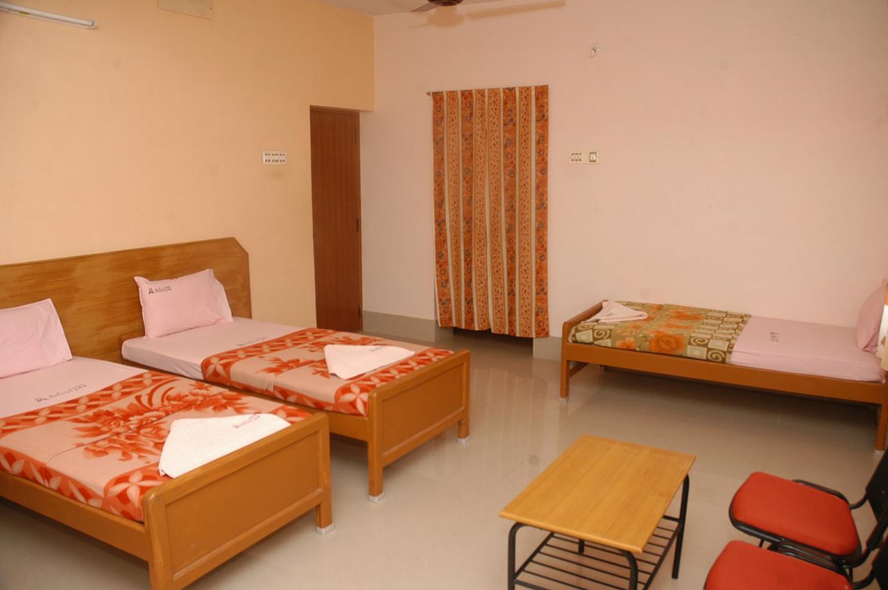 Hotel Athityaa Кумбаконам Экстерьер фото
