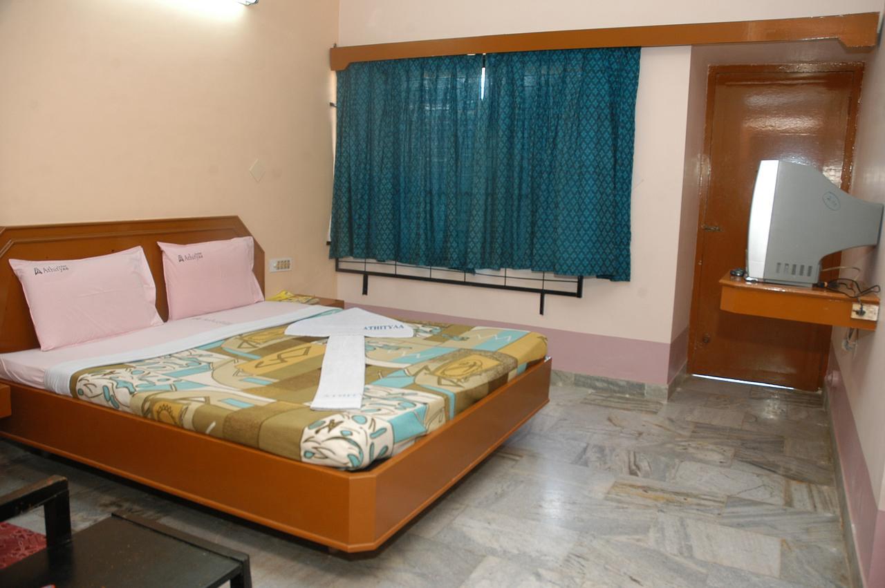 Hotel Athityaa Кумбаконам Экстерьер фото