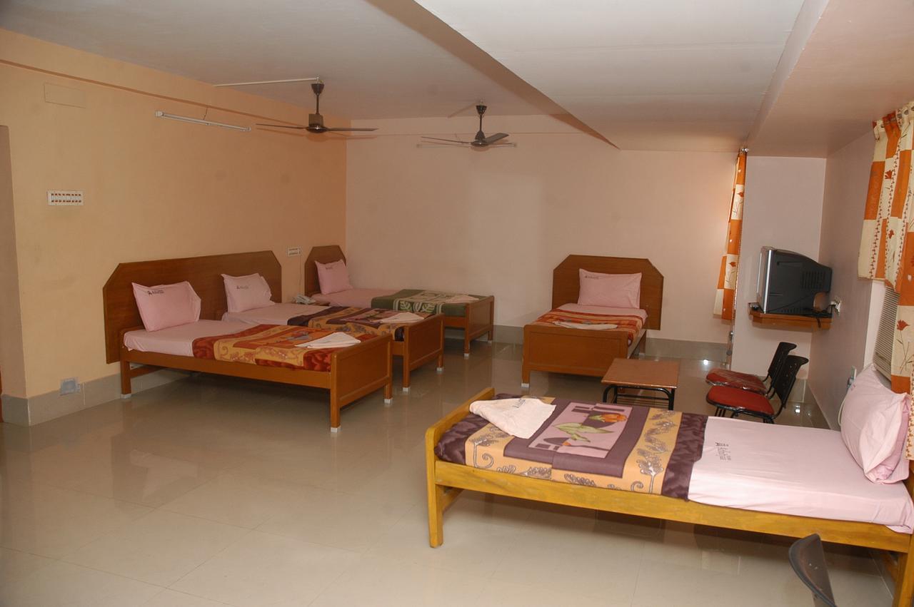 Hotel Athityaa Кумбаконам Экстерьер фото
